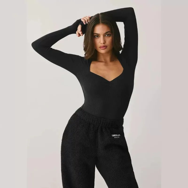 חולצת בייסיק מחטבת דגם - SHANI